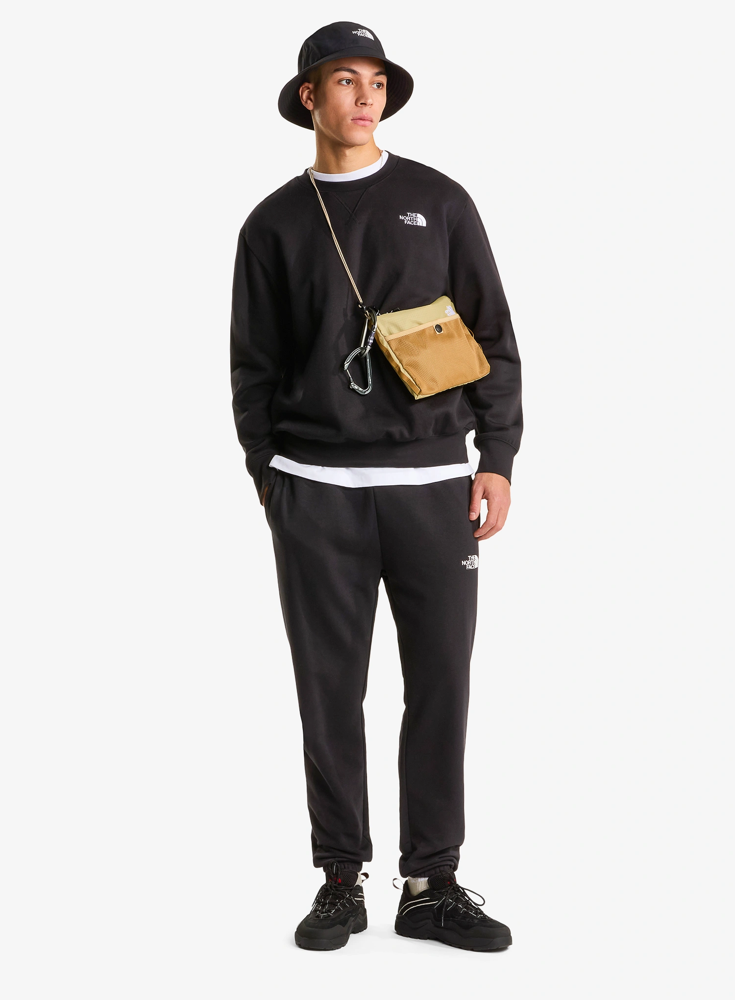 The North Face Essential Relaxed Crew Férfi pulóver - tnf black