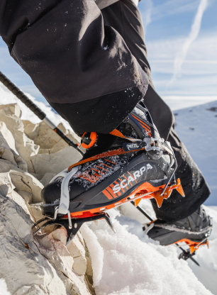 Scarpa F1 LT Síbakancsok - carbon/orange