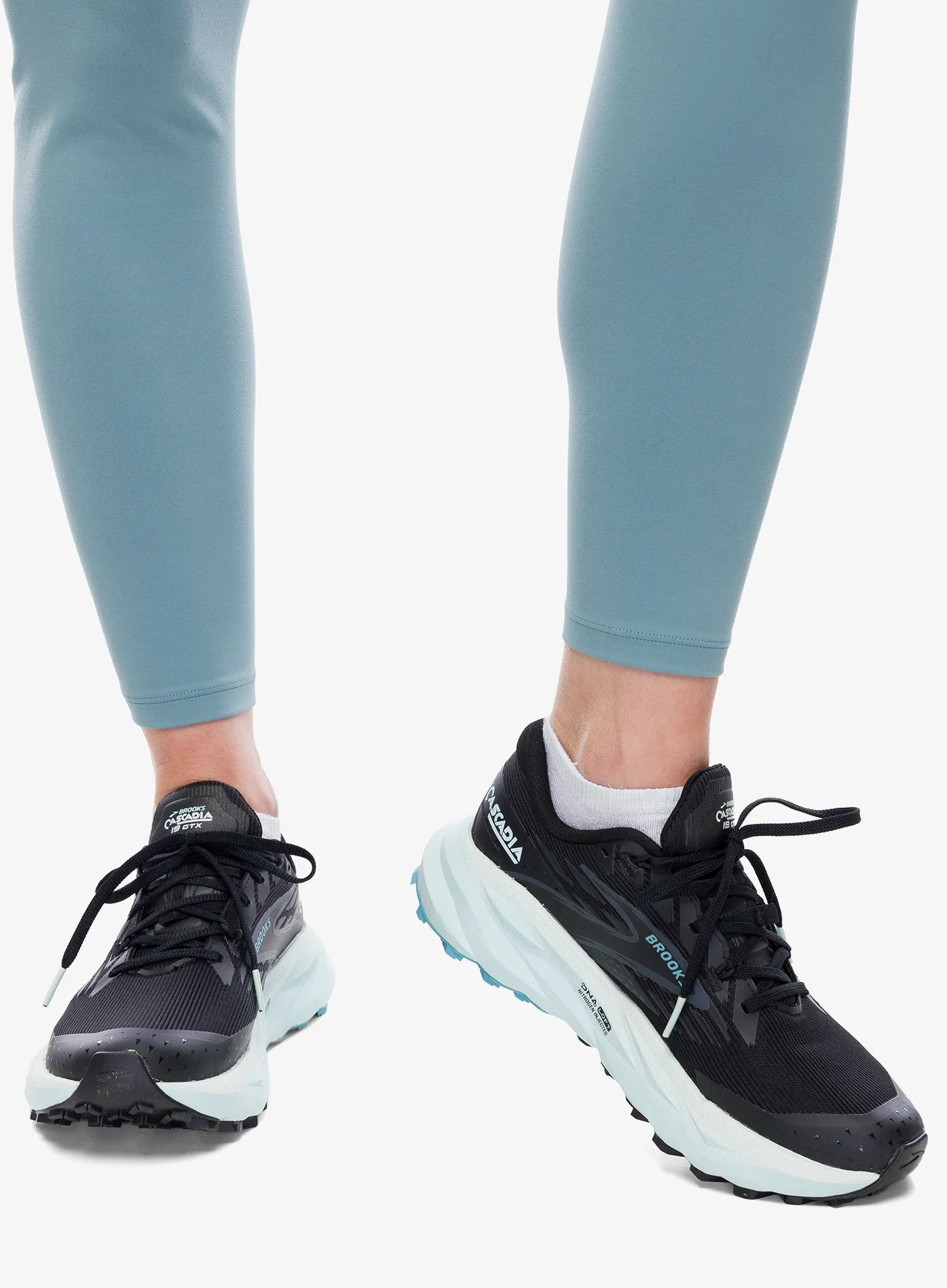 Brooks Cascadia 19 GTX Női terepfutó cipő - black/ebony/blue flower