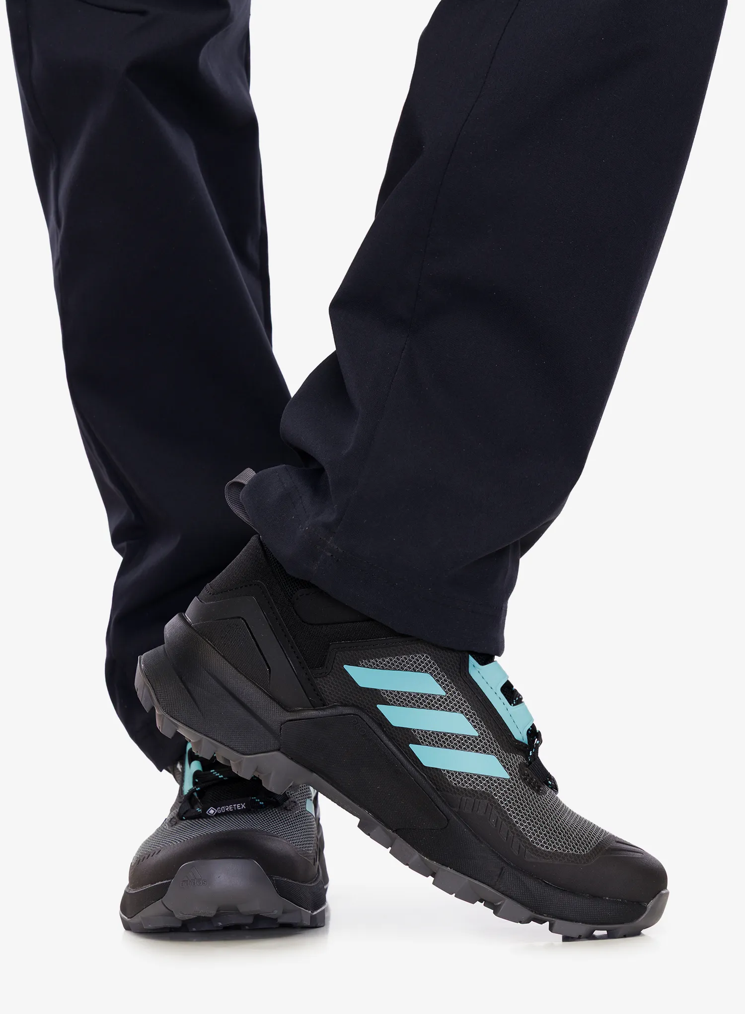 adidas TERREX Swift R3 Mid GTX Női túracipő - cblack/minton/grefiv