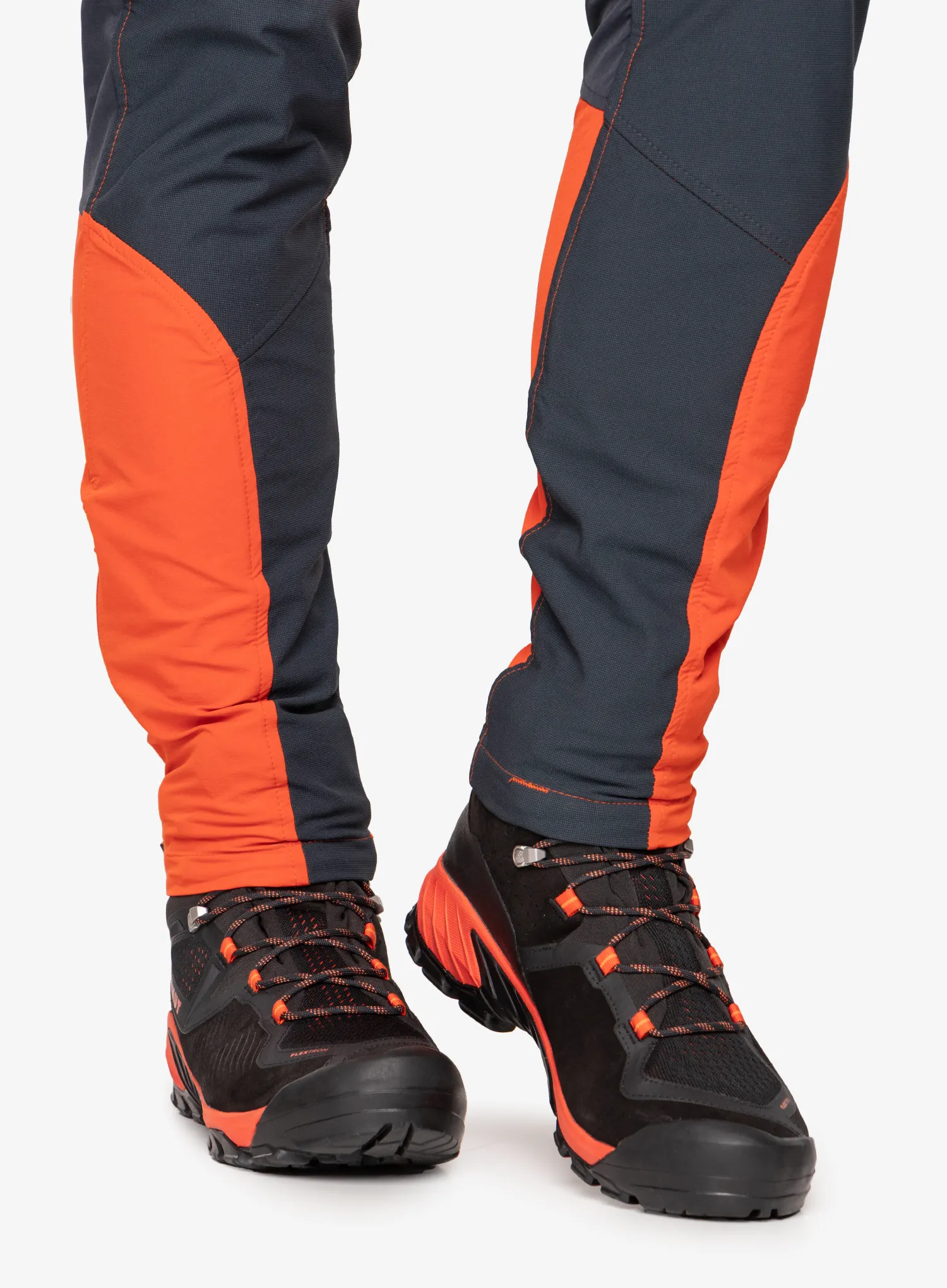 Mammut Sapuen High GTX Túracipők - black/hot red