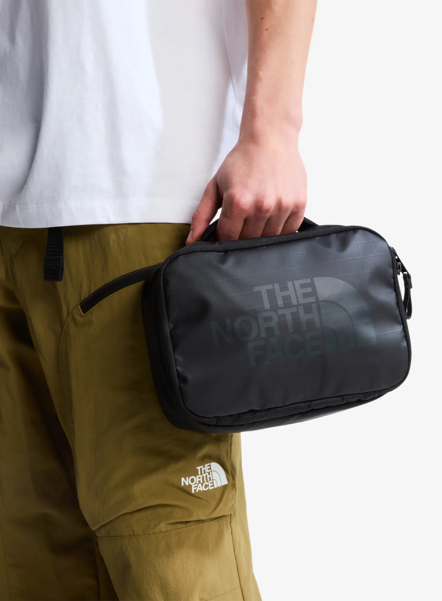 The North Face Base Camp Voyager Toiletry Kit Piperetáska - black/grey