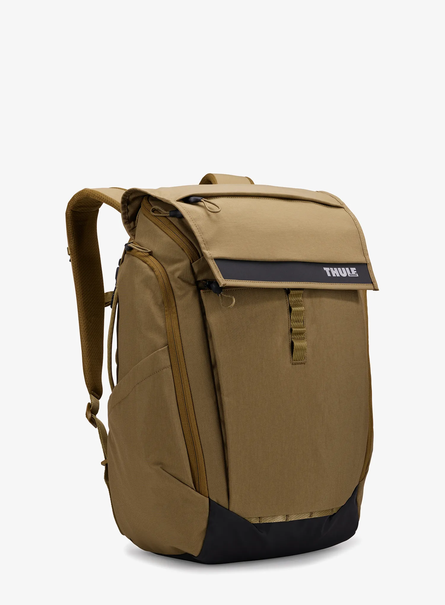 ThuleParamountBackpack27L_nutria_fw26_085854255530_189.webp
