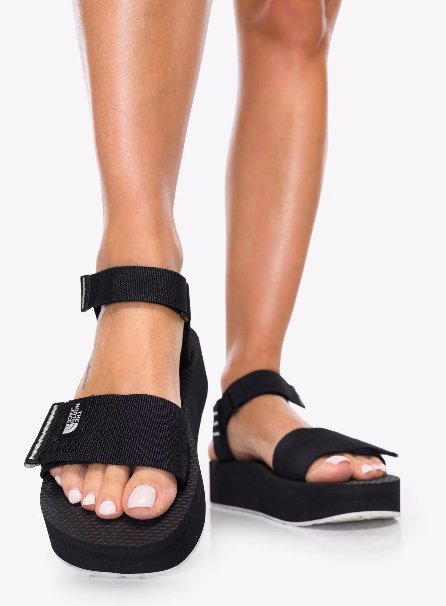 The North Face Skeena Platform Női szandál - tnf black/white dune