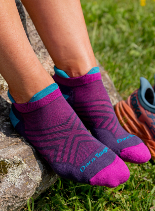 Darn Tough Run No Show Tab Ultra-Lightweight with Cushion Női futózokni - blackberry