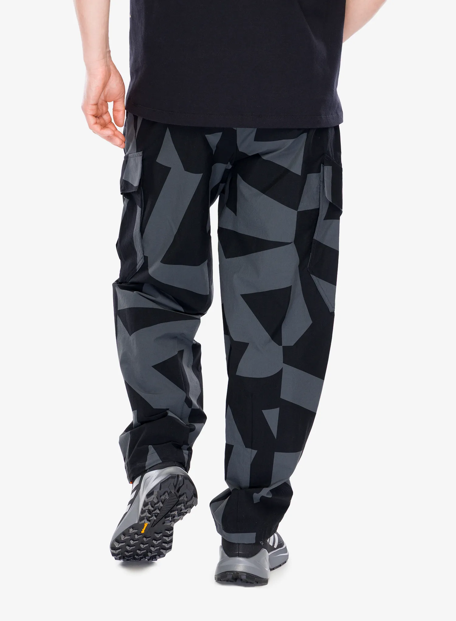 adidas TERREX Xploric Cargo Joggers Printed Férfi túranadrág - black/carbon/gresix
