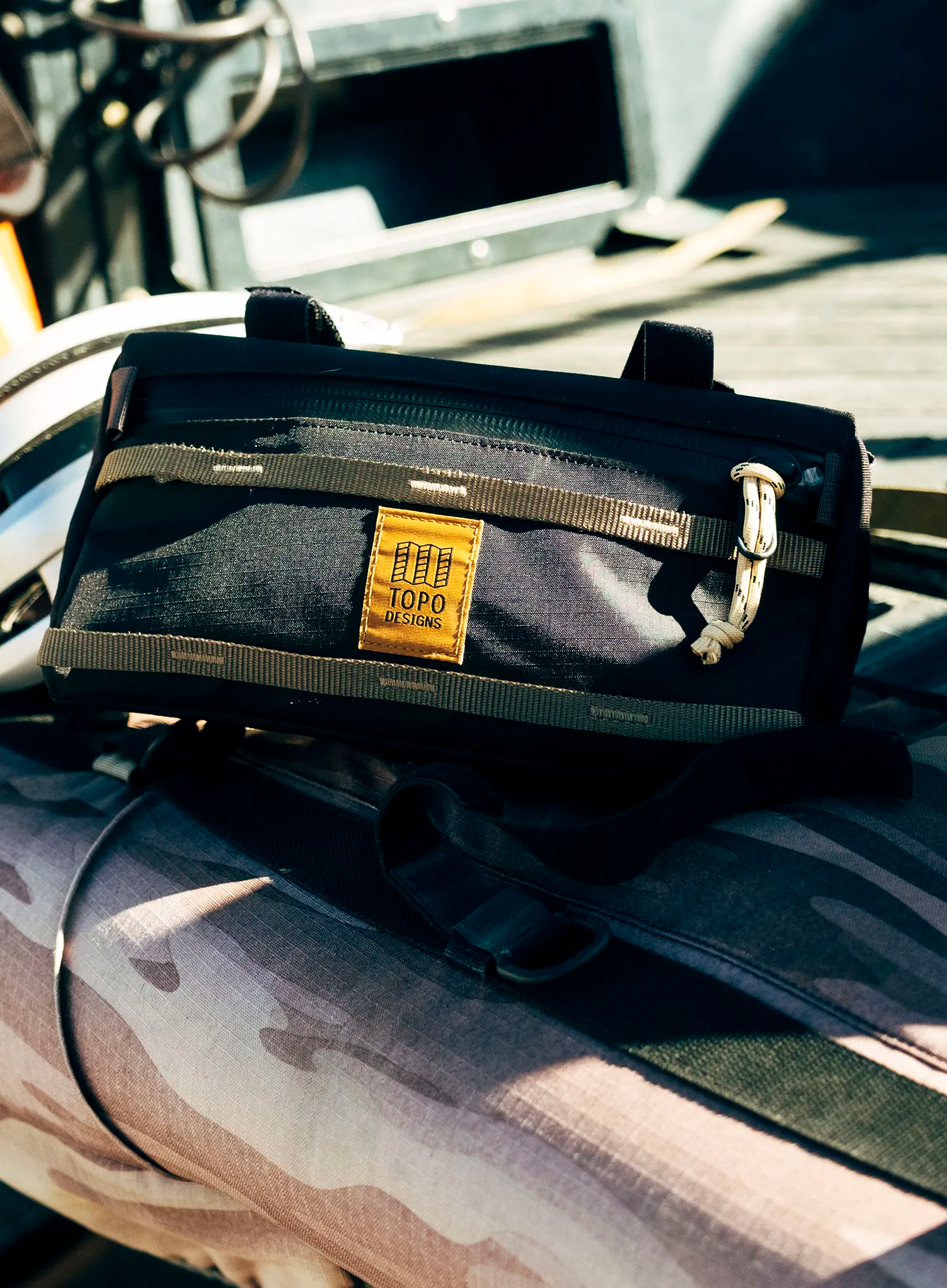 Topo Designs Bike Bag Kormánytáska - black/neutral