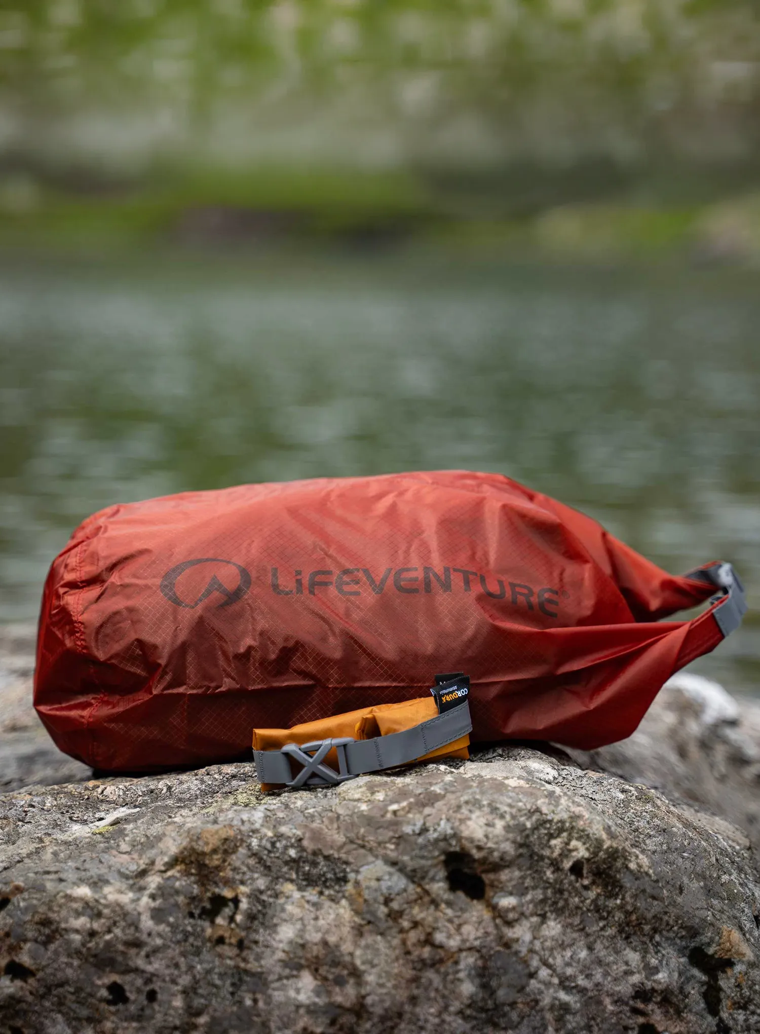 Lifeventure Ultralight Dry Bag 5 l Vízálló zsák - rust